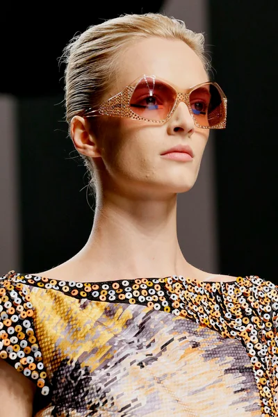 Look 90